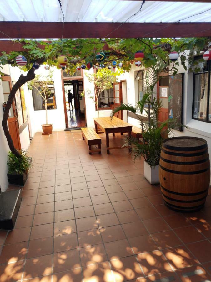 Zebra Crossing Backpacker Hostel Κέιπ Τάουν Εξωτερικό φωτογραφία