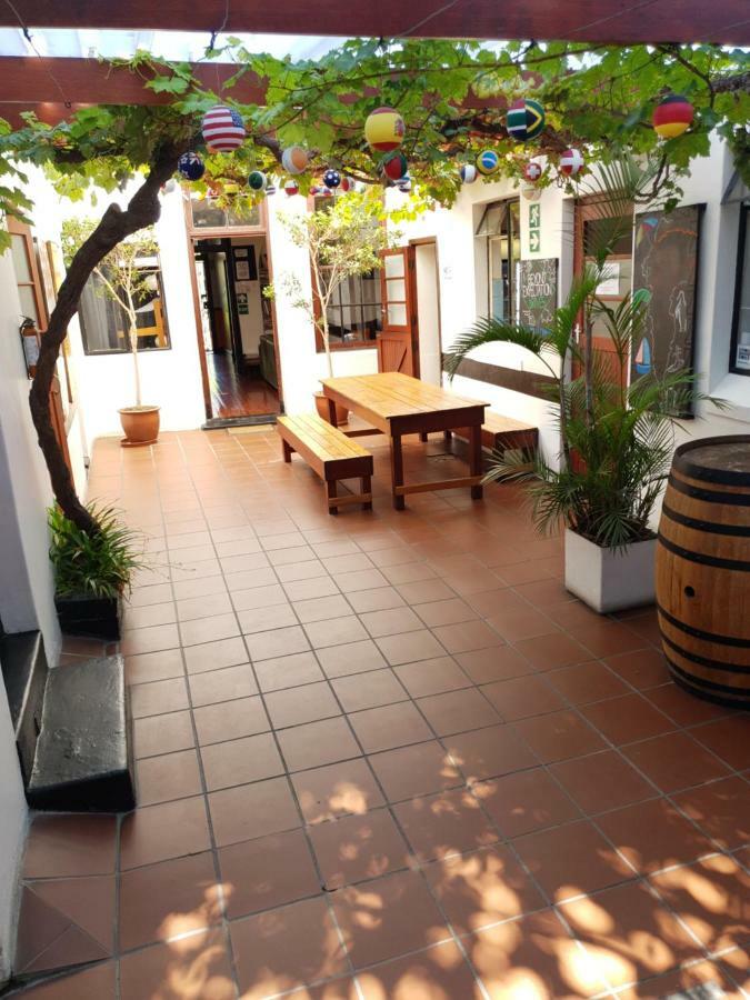Zebra Crossing Backpacker Hostel Κέιπ Τάουν Εξωτερικό φωτογραφία
